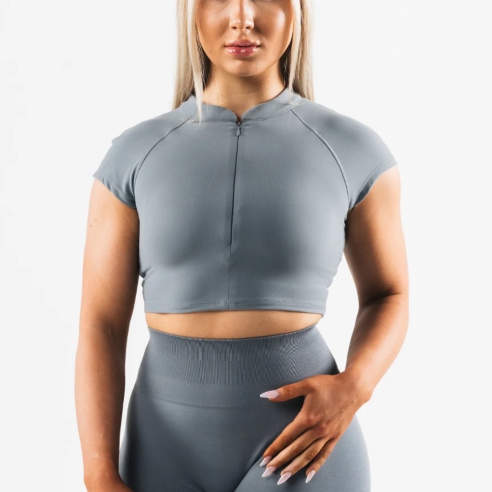 NWT Alphalete KDM Zip Bra, Grey